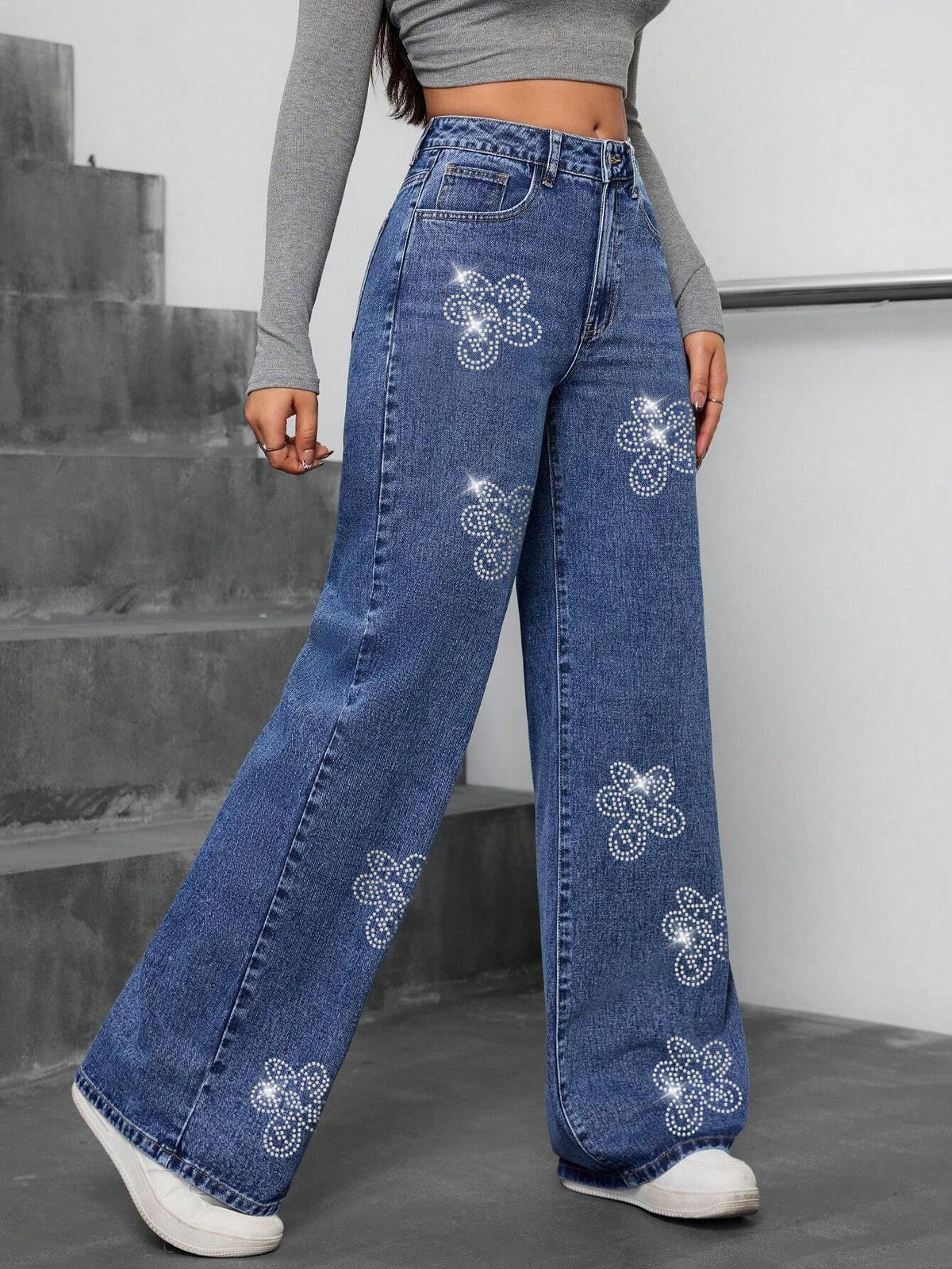 Loose straight-leg pants