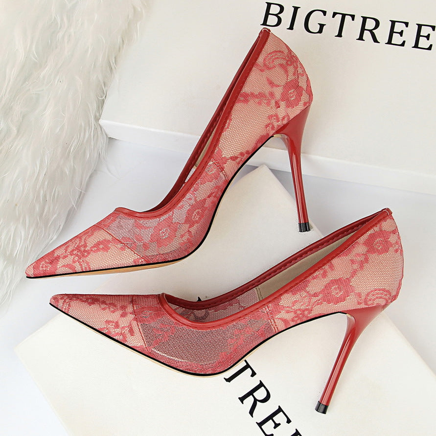 LUXURY AURA Slimming, shallow pointed lace-up high heels