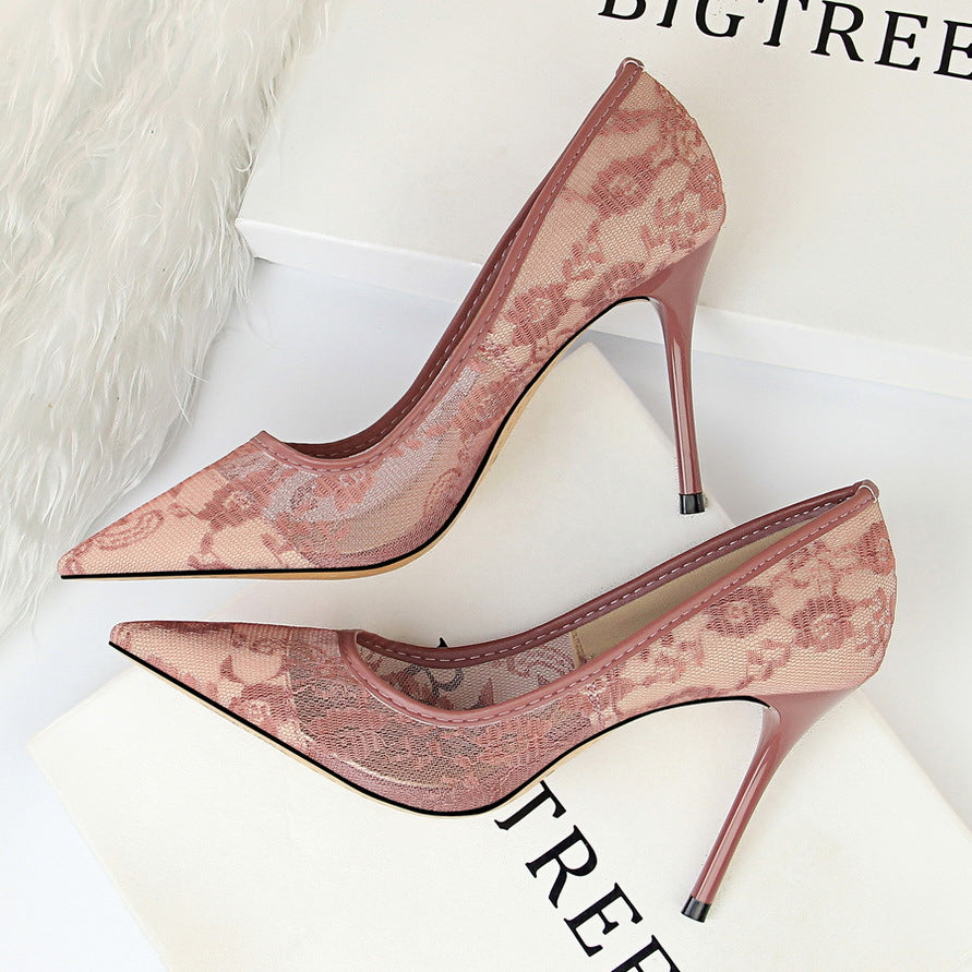 LUXURY AURA Slimming, shallow pointed lace-up high heels