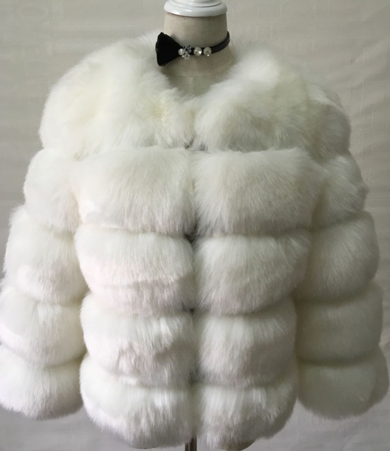 Women's Luxe Faux Fox Fur Coat - Short Sleeve