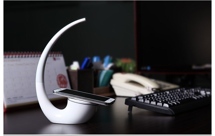 LumiCharge Wireless 16-Color Lamp