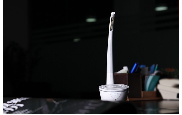 LumiCharge Wireless 16-Color Lamp