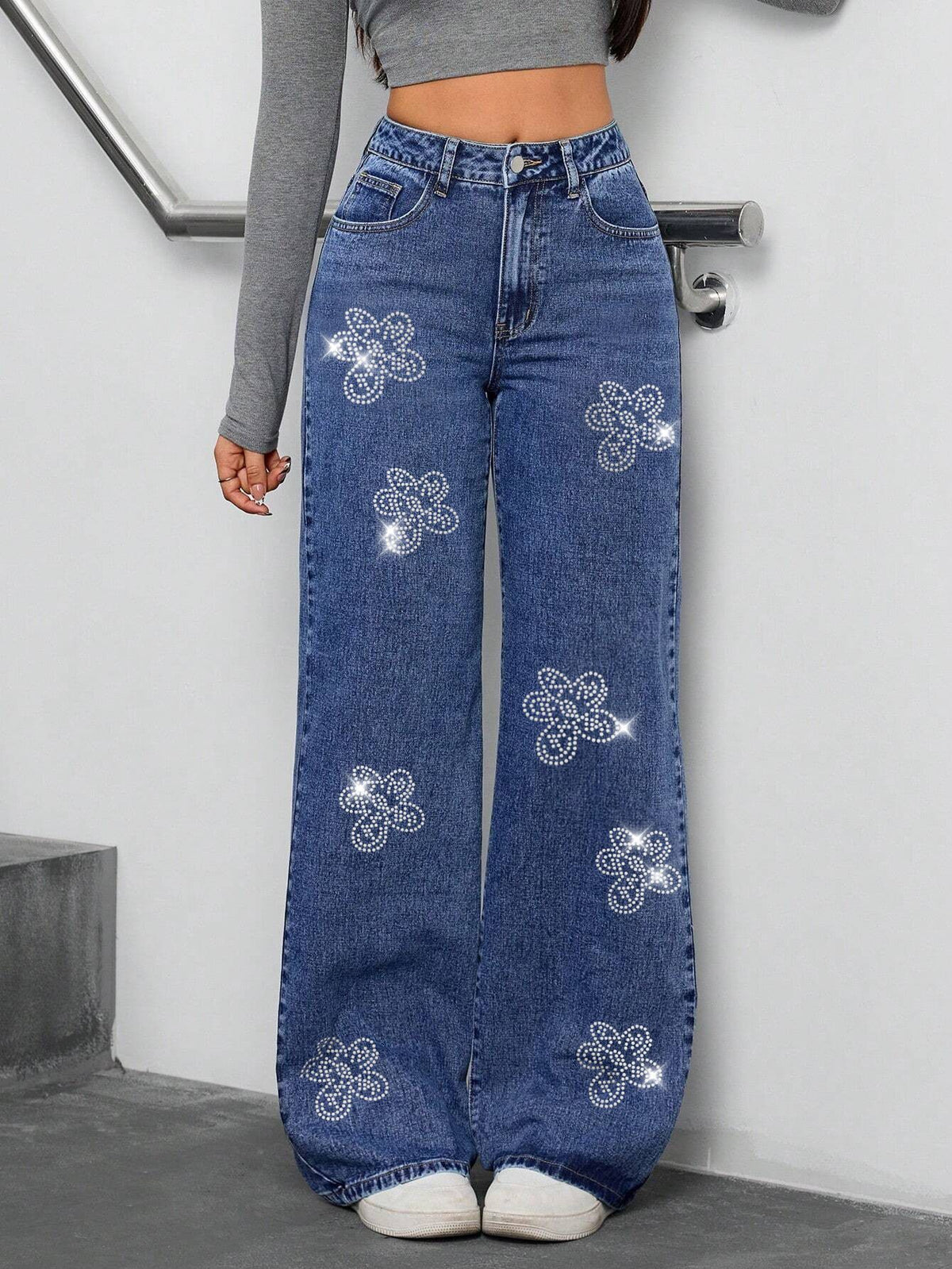 Loose straight-leg pants